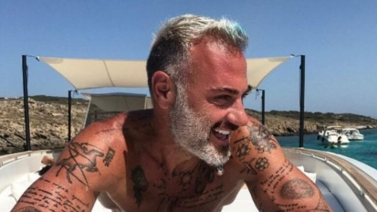 gianluca vacchi selfie