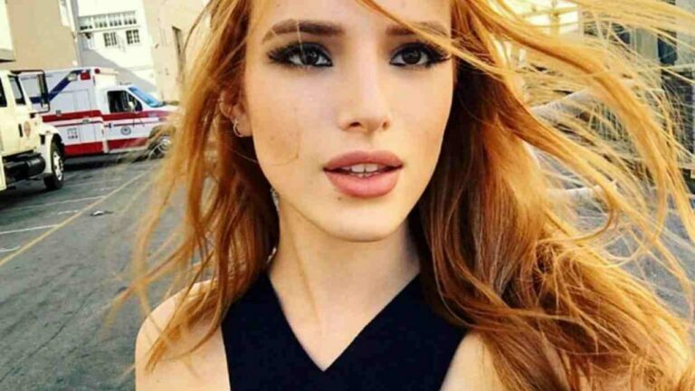 bella thorne selfie