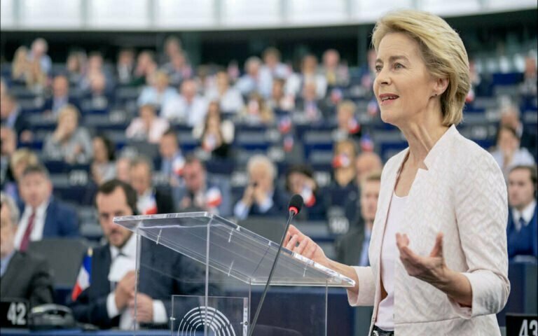 Ursula von der Leyen donna più potente