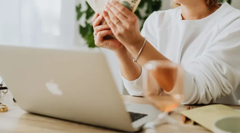 Come avere uno stipendio online senza investire soldi